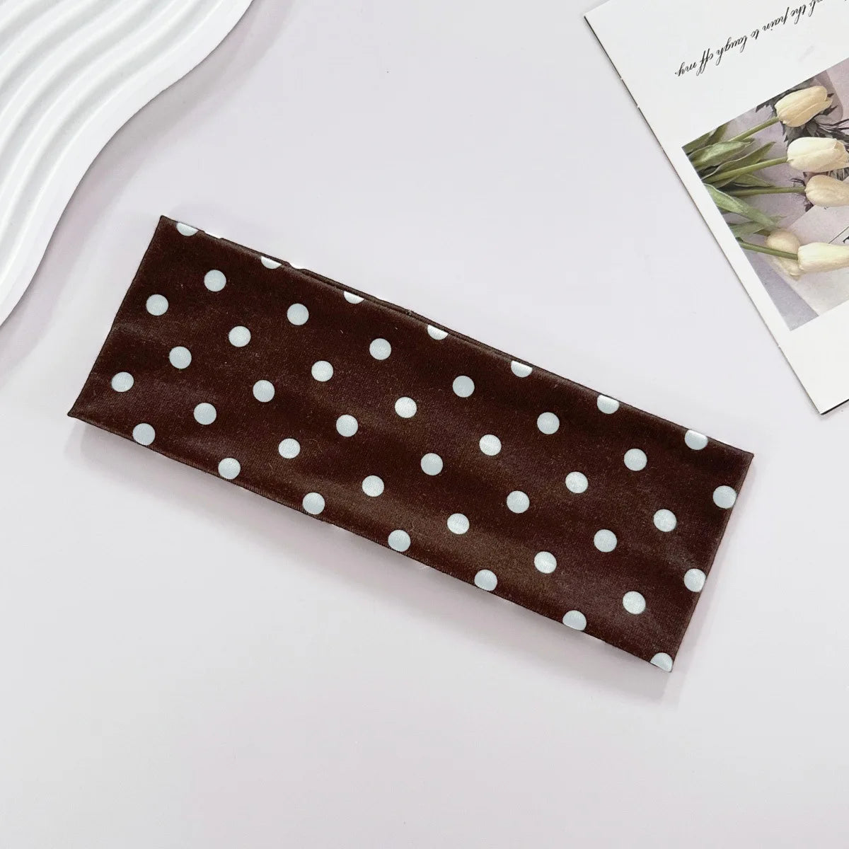 Diadema Elástica de Lunares – Estilo Yoga y Fitness
