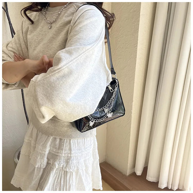 Bolso Nocturna con Cadenas Y mariposas.