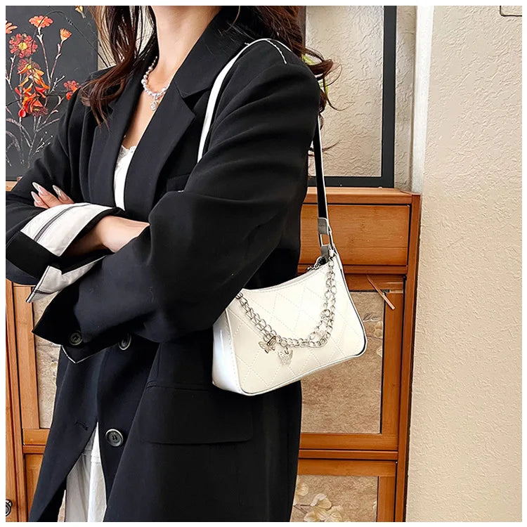 Bolso Nocturna con Cadenas Y mariposas.