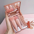Título:
Set de Brochas de Maquillaje Portátil 5 Piezas con Espejo – Kit de Viaje Plegable