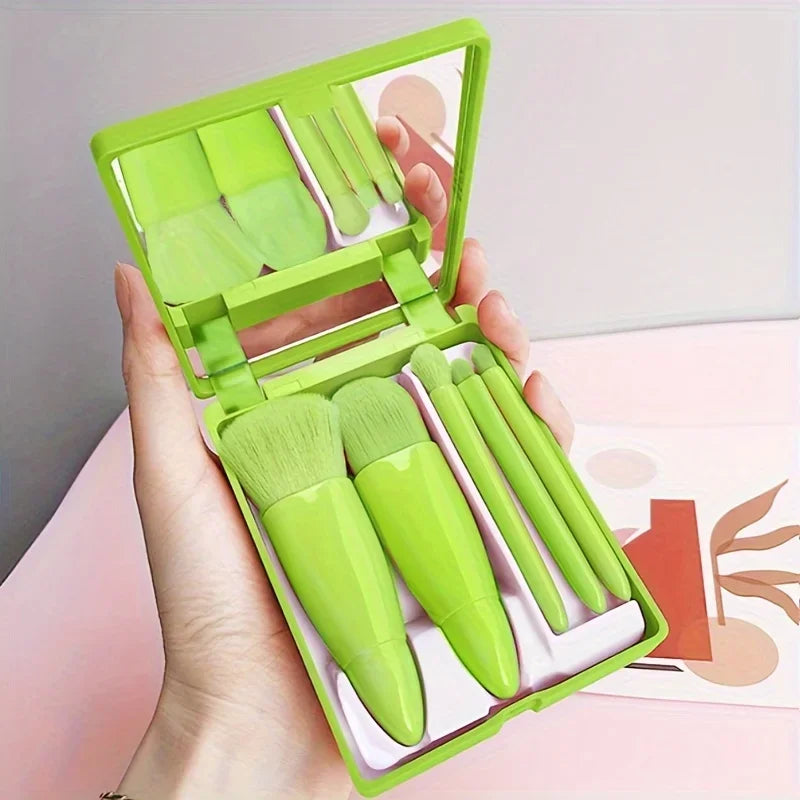 Título:
Set de Brochas de Maquillaje Portátil 5 Piezas con Espejo – Kit de Viaje Plegable