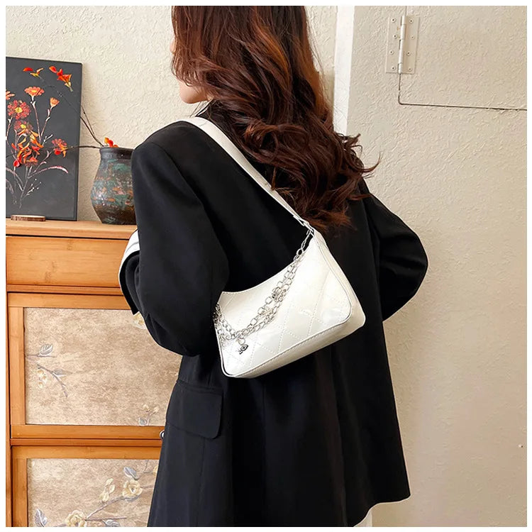 Bolso Nocturna con Cadenas Y mariposas.