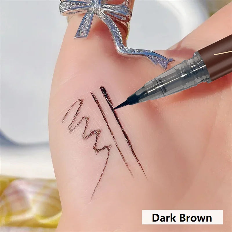 Delineador de Cejas Ultra-Fino Doble Uso – Efecto Microblading, Resistente al Agua